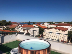 Apartman with Jacuzzi and roof terase with see view